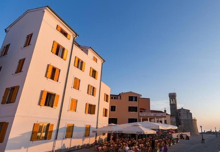 Apartments Punta Piran Exterior photo