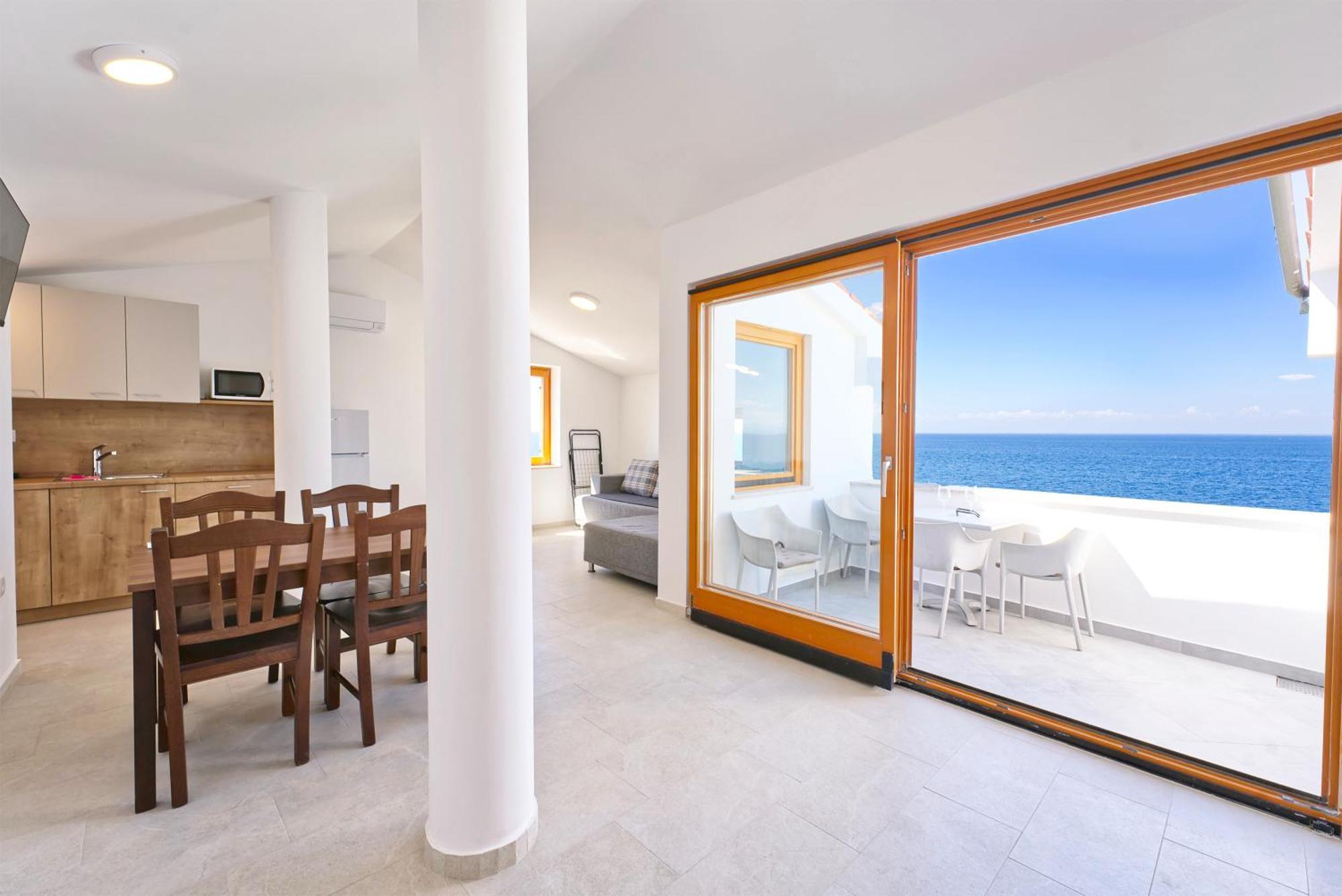 Apartments Punta Piran Exterior photo