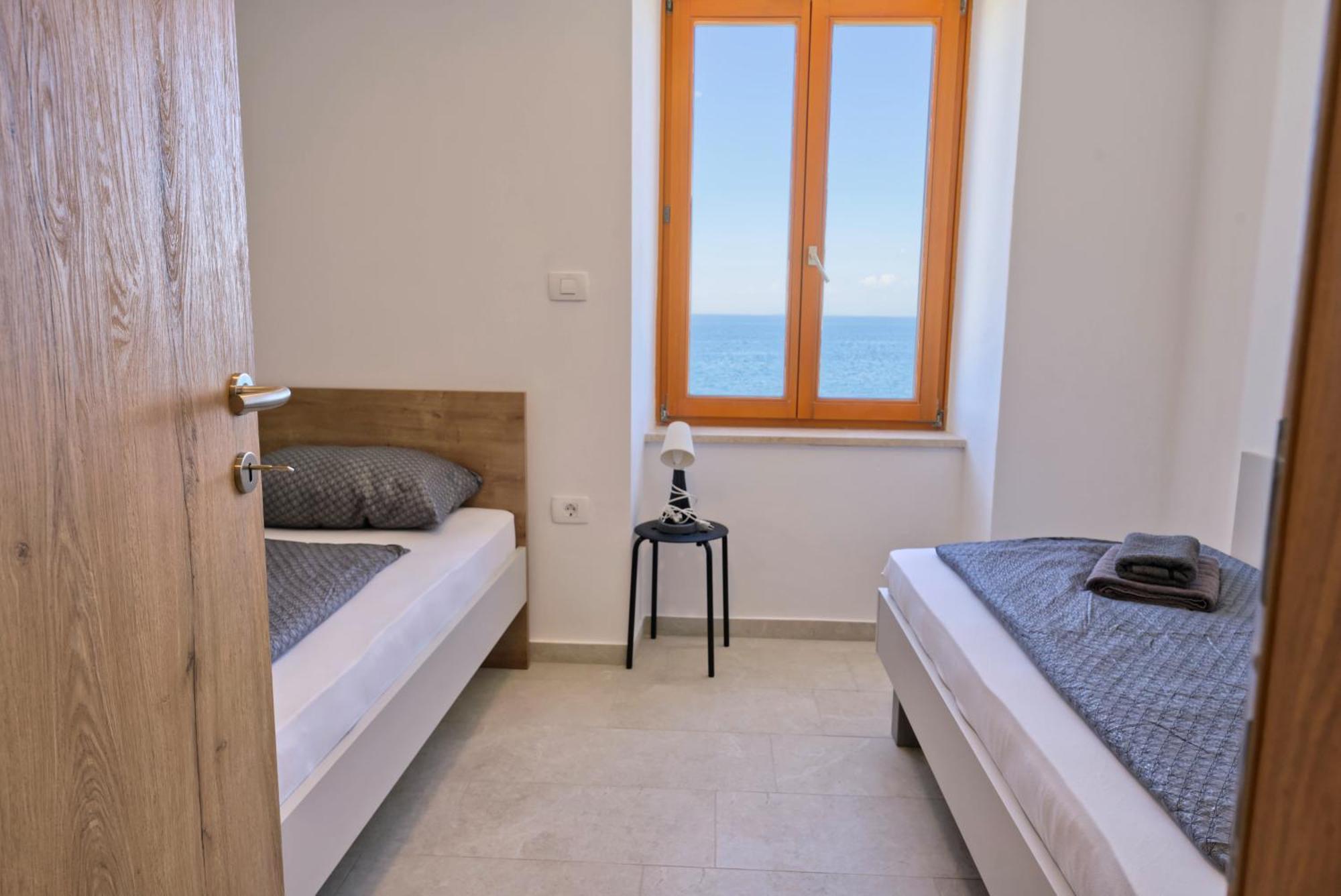 Apartments Punta Piran Exterior photo